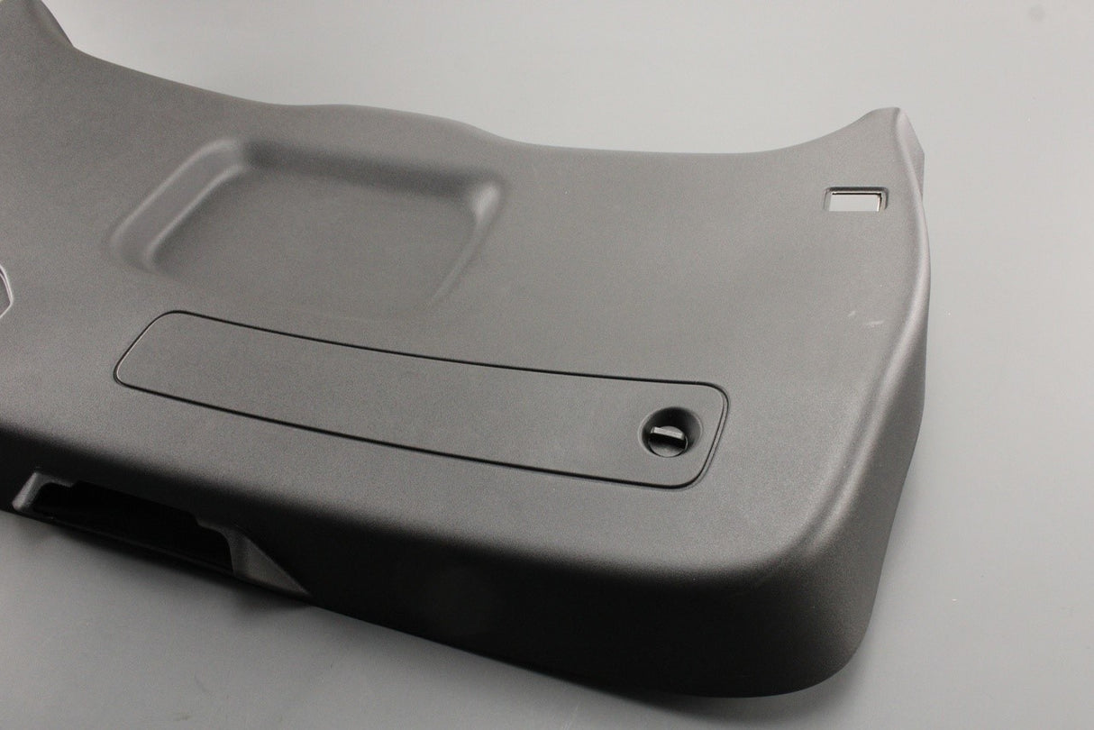 Land Rover Discovery Sport 2015-on tailgate trim LR159588