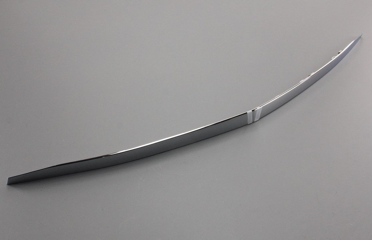 Mercedes-Benz E-Class rear boot lid trim (chrome) A2127430382