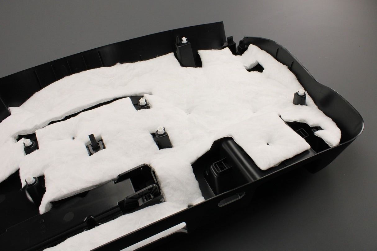 Land Rover Discovery Sport 2015-on tailgate trim LR159588