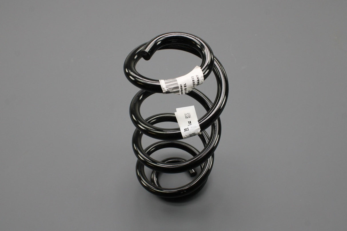 Audi A4 S4 RS4 2016-on A5 RS5 2017-on rear coil spring (x1) 8W0511115EL