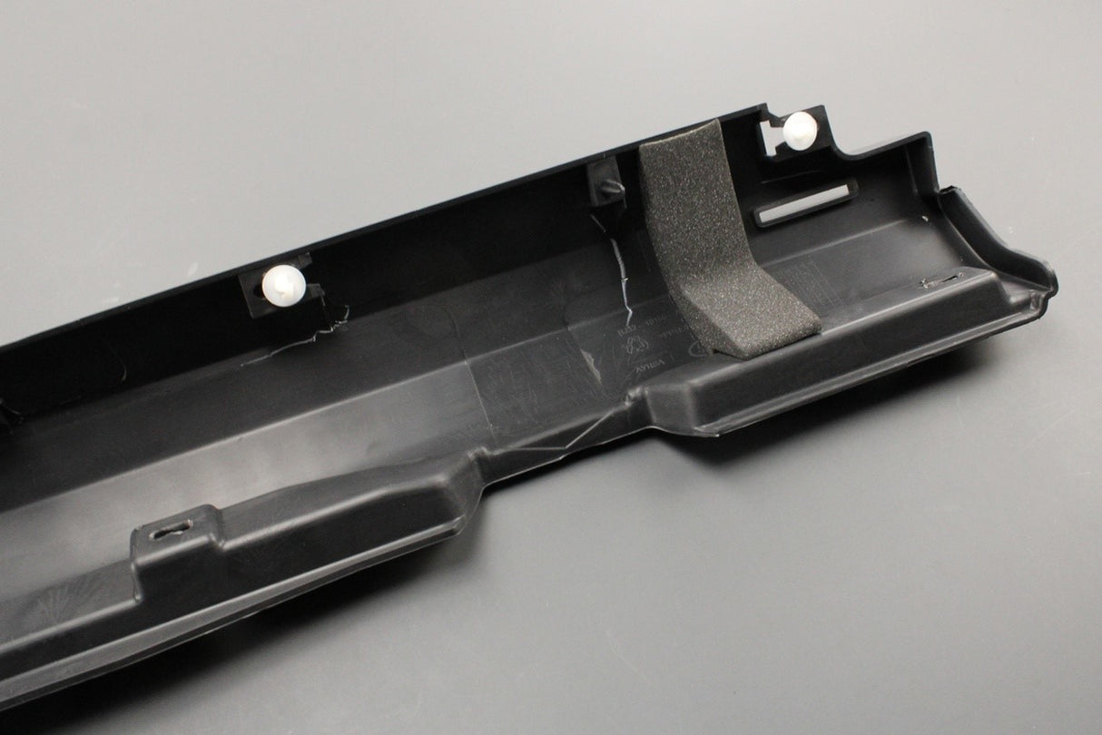 Range Rover Evoque 2012-18 door sill trim (left) LR027283
