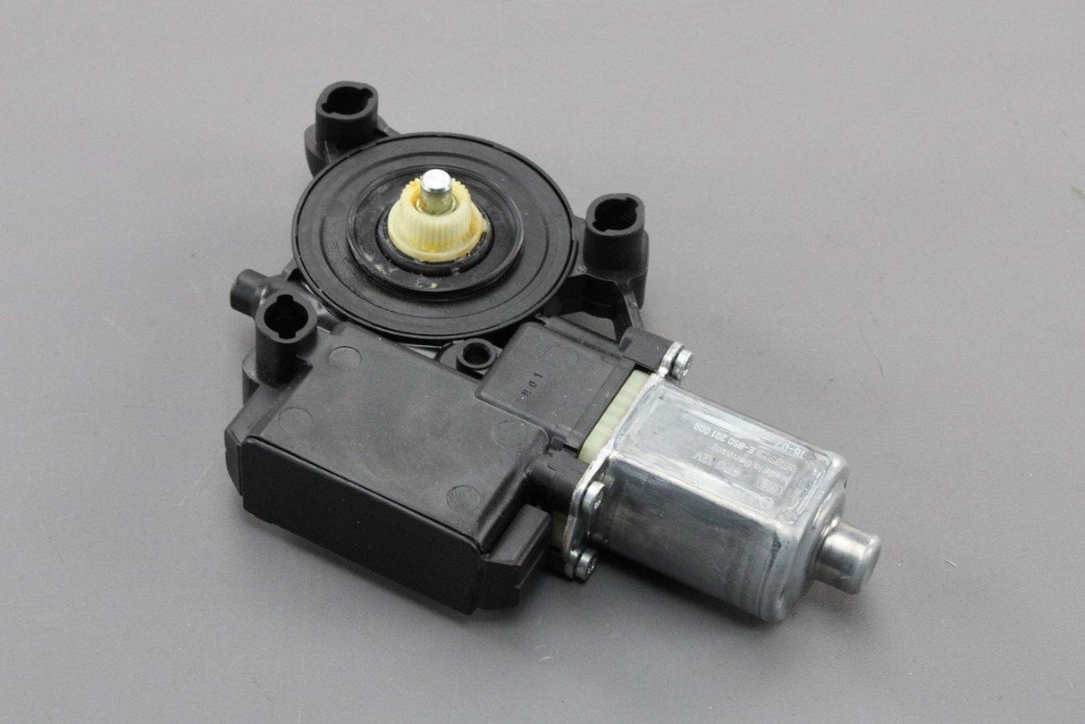 SEAT Ibiza 6J 2009-2017 passenger window motor (LHD) 6R0959802EE SE1