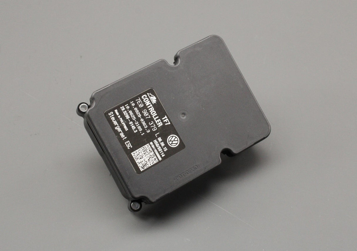 VW Transporter T5.1 2012-2015 ABS control unit 7E0907375L