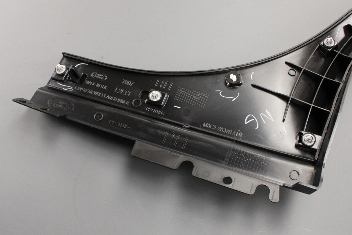 Range Rover 2022-on rear wheel arch  trim (left) LR182596
