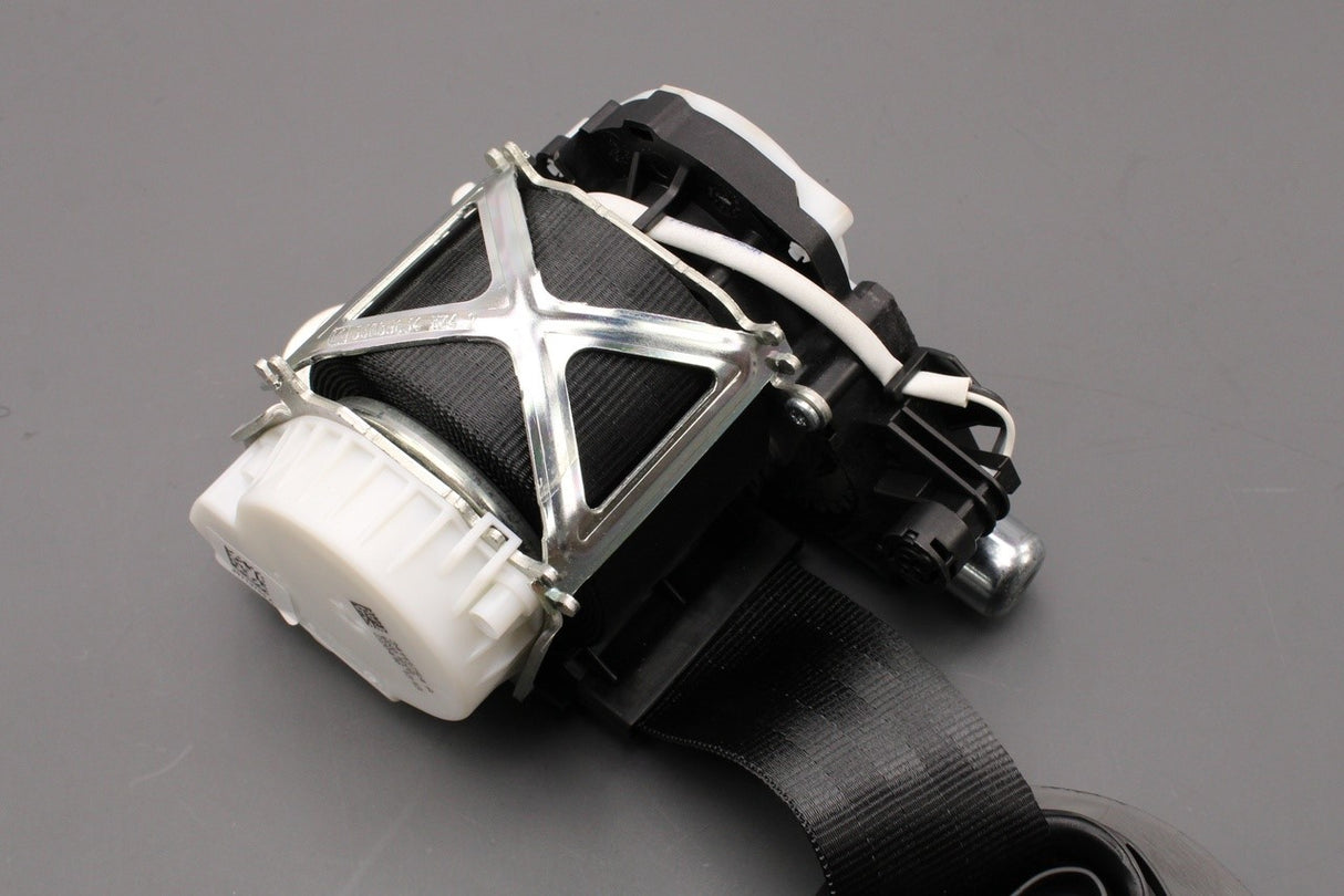 VW Polo 6R 6C 2010-17 5-door front seat belt (left) 6R4857705C RAA