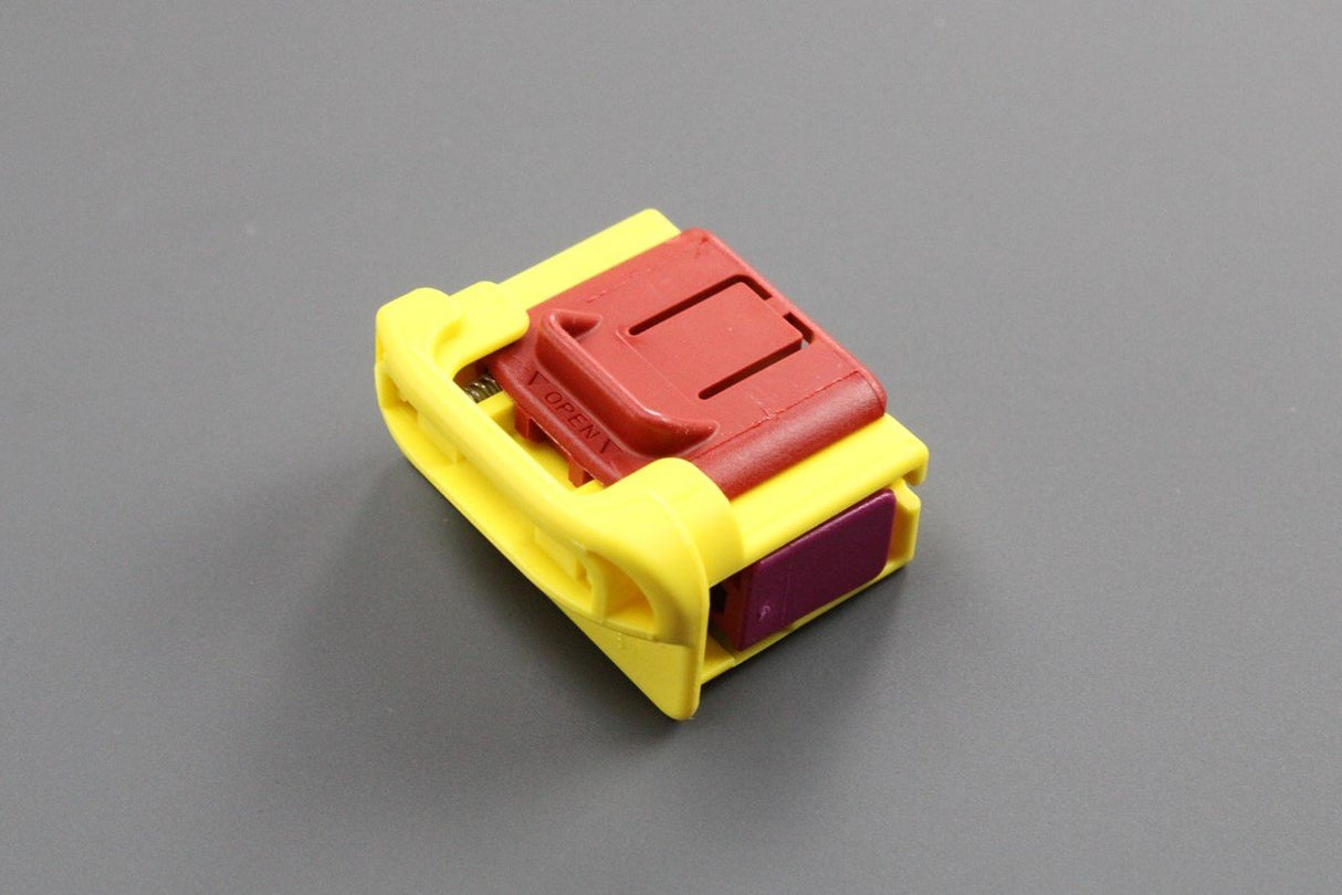 Genuine VW Audi Skoda SEAT flat contact housing connector 7L0972776A