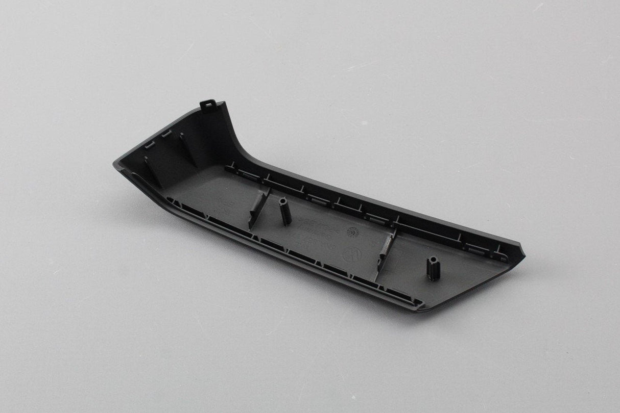 VW Tiguan 2016- Front left passenger door handle trim 5NA86717181U