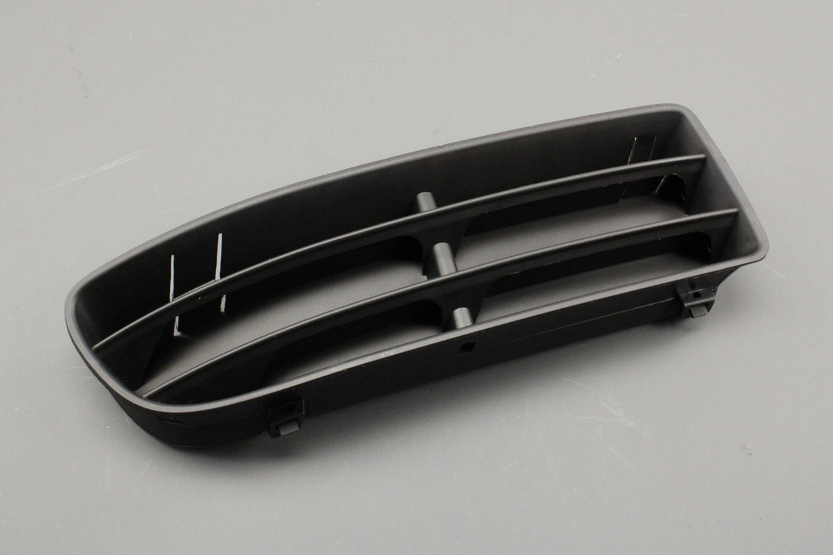 VW Bora 1999-2005 lower front bumper grille (right) 1J5854662C B41
