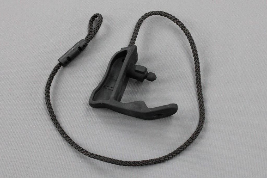 Audi A3 S3 8V 13-20 Parcel shelf hold strap with buffer (left) 8V3867667
