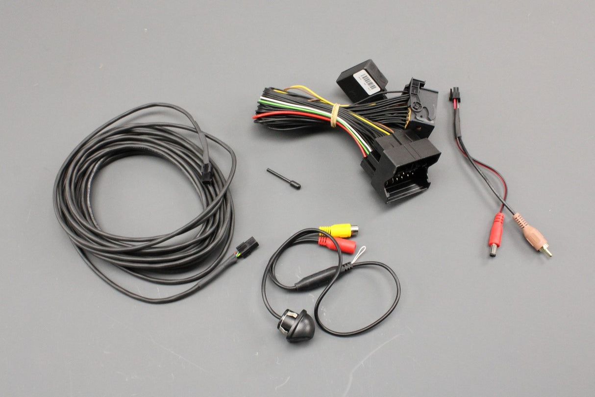 SEAT Ibiza 2018-on Leon 17-20 reversing rear view camera kit 000054731E
