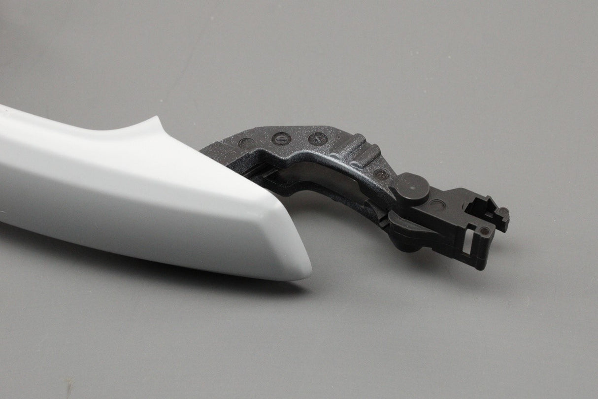 Audi A1 A3 S3 RS3 Q2 TT TTS TTRS door handle (left) 8V0837205A GRU