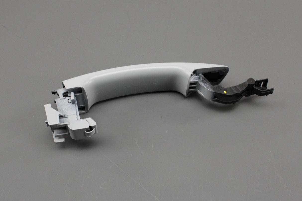 Audi A1 A3 S3 RS3 Q2 TT TTS TTRS door handle (left) 8V0837205A GRU