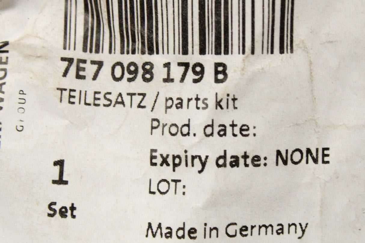 VW California T6.1 2020-on table locking retainer kit 7E7098179B