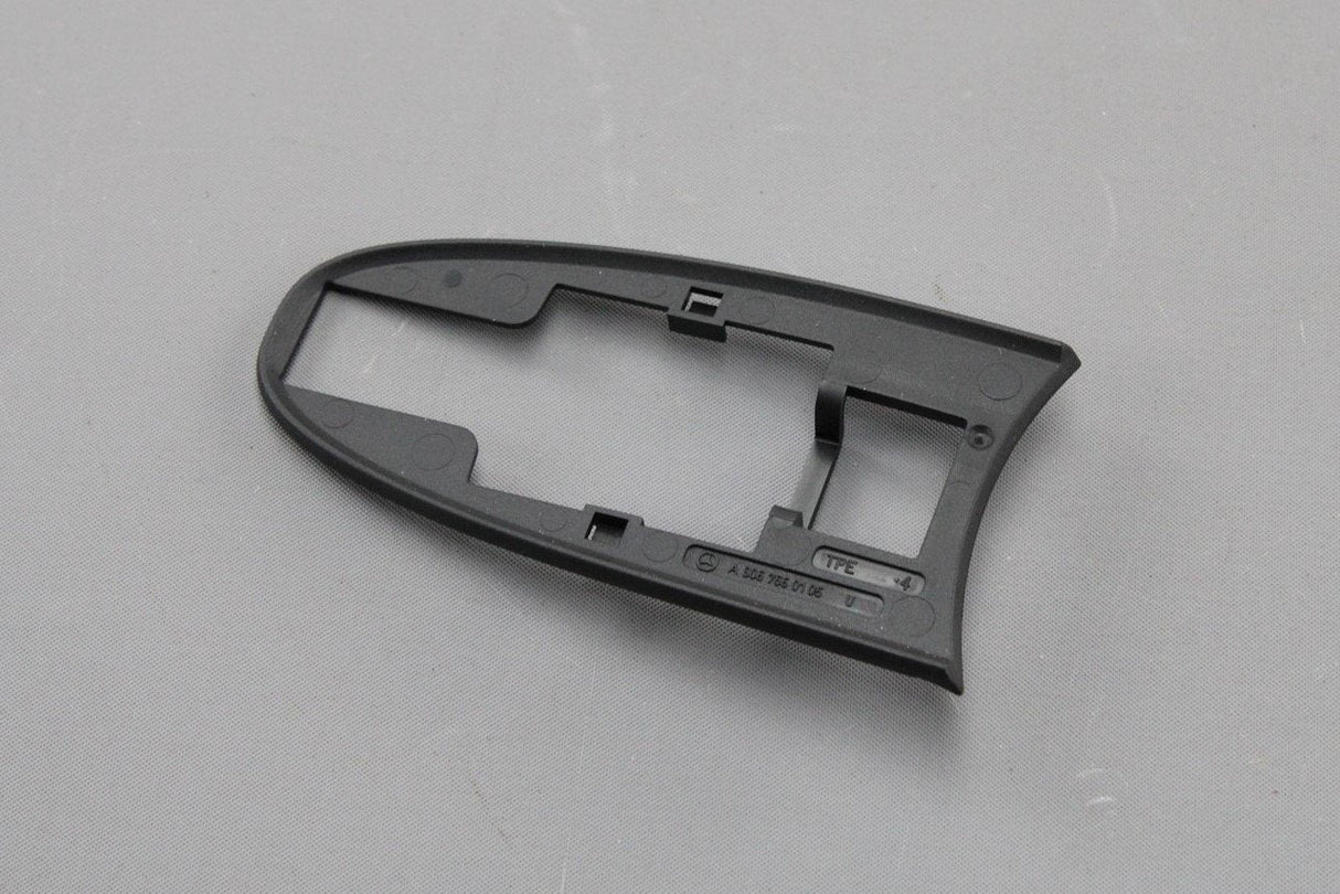 VW Crafter 2006-16 exterior door handle underlay seal 2E0837087