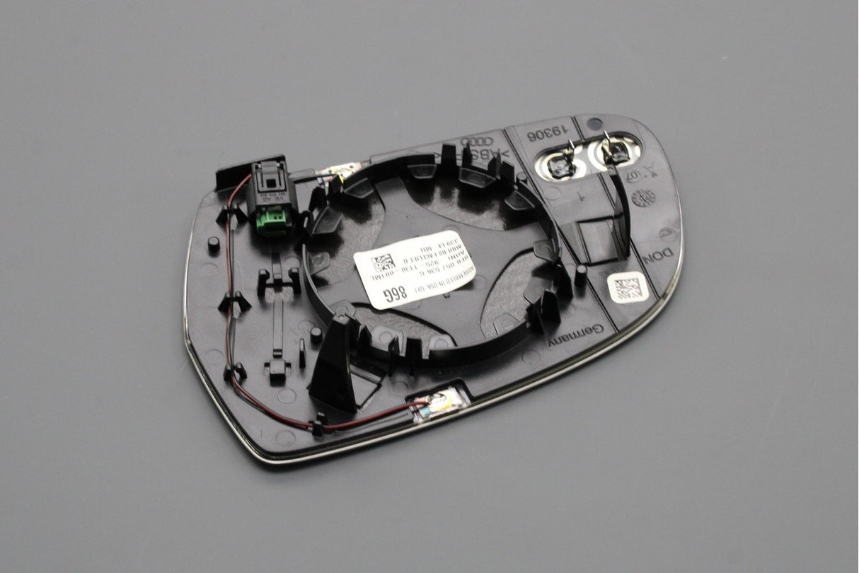Audi A3 S3 RS3 8P A4 S4 RS4 A5 S5 wing mirror glass (right) 8F0857536G