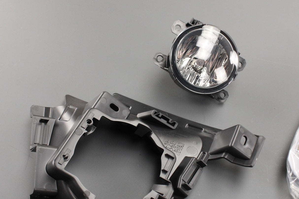 Toyota Proace front fog lamp kit PZ4L1-H0511-00