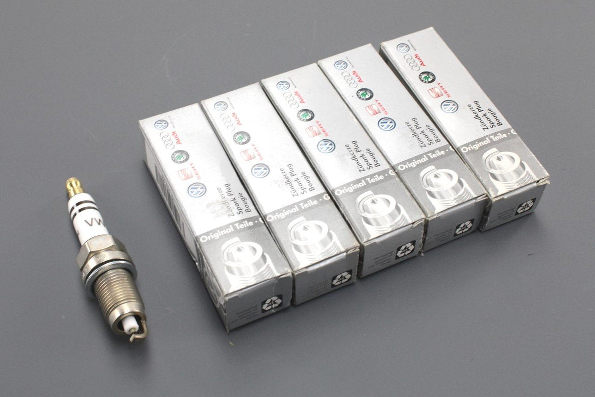 VW Audi Skoda SEAT 1.4 2.0 2.5 longlife sparkplugs (x5) 101905601F