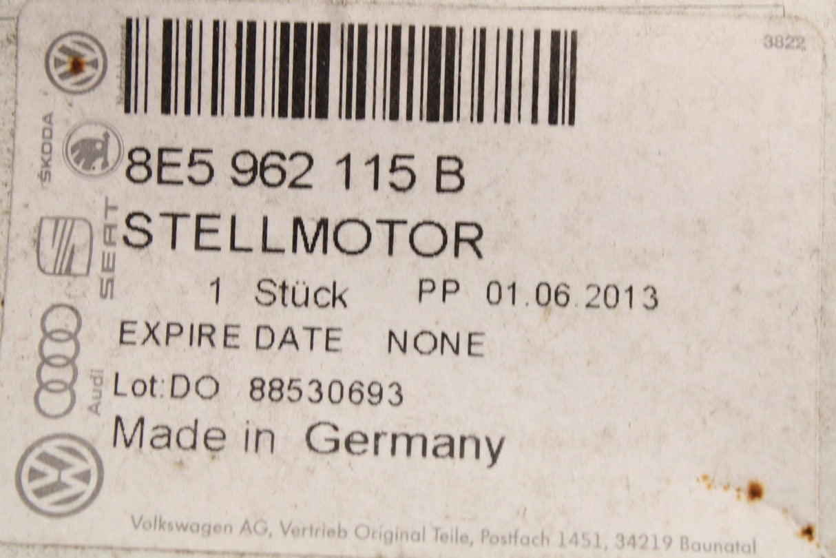 Audi A2 2000-2005 A4 2001-2005 boot lid release servomotor 8E5962115B