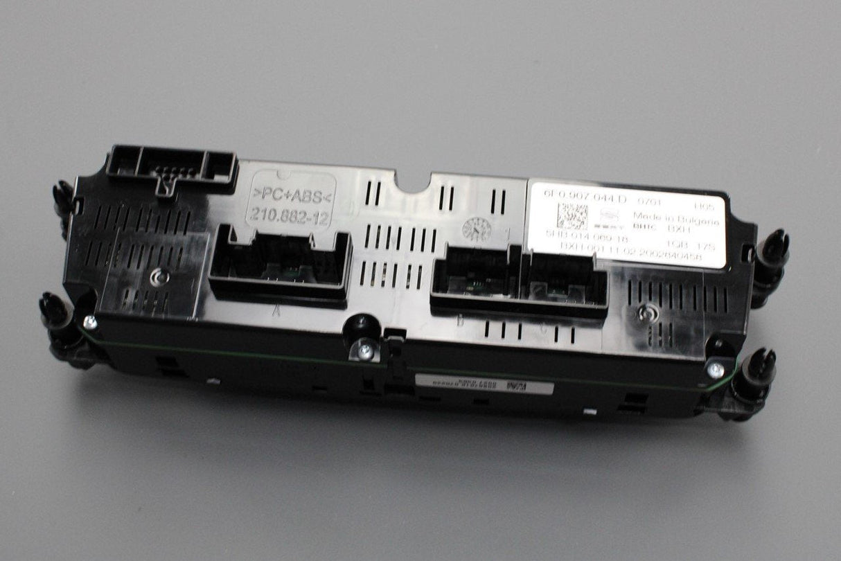 SEAT Arona climate control and display panel (black) 6F0907044D 1QB