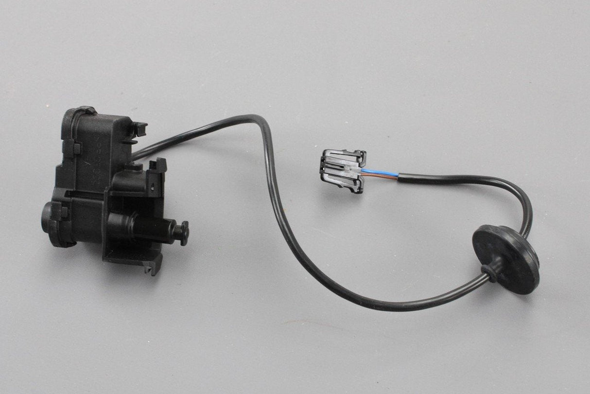 VW Beetle 2012-2019 Fuel door lock actuator central locking 5C5810773B