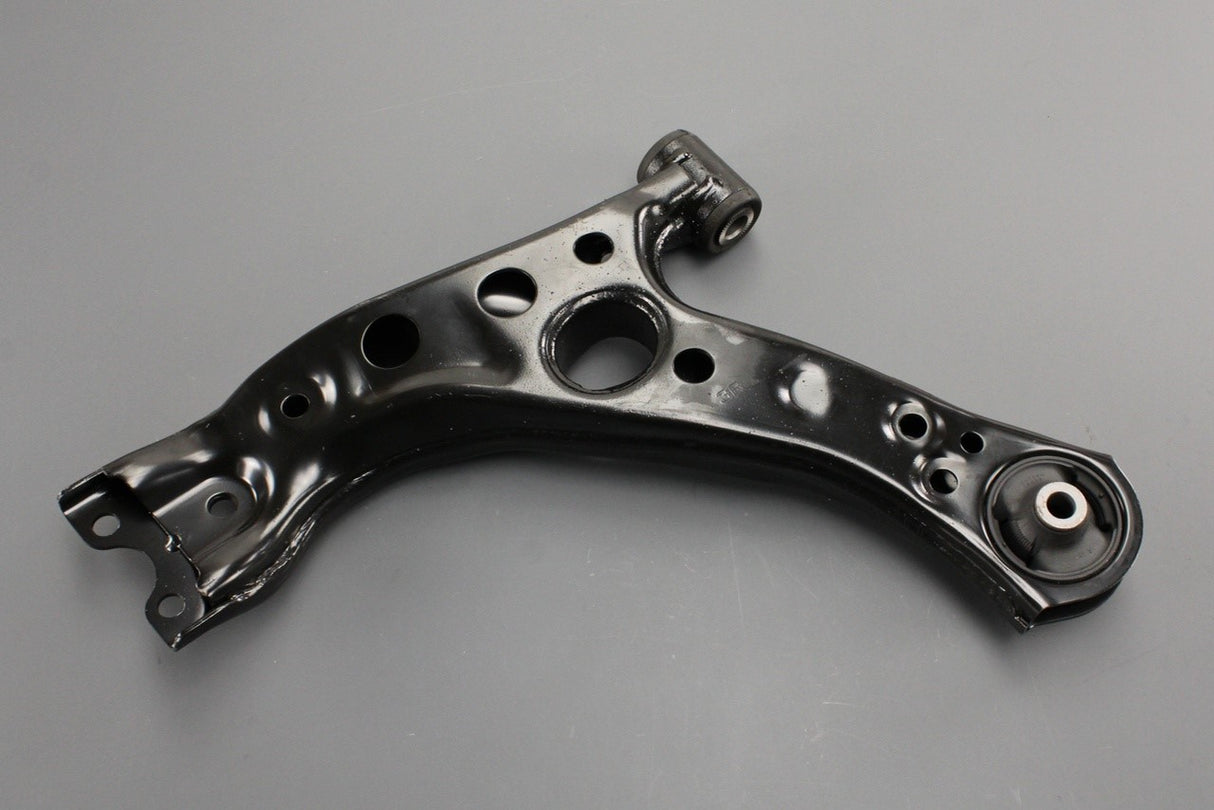 Toyota C-HR 16-on Corolla Cross lower control arm (right) 48068-10130