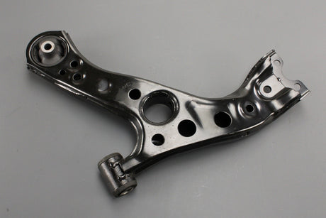 Toyota C-HR 16-on Corolla Cross lower control arm (right) 48068-10130