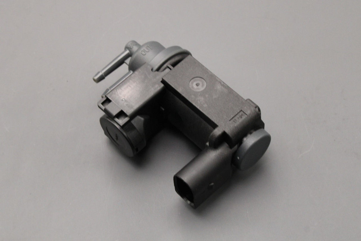 VW Touareg Audi A4 Q5 2.0 3.0 TDI vacuum pressure converter 059906627R