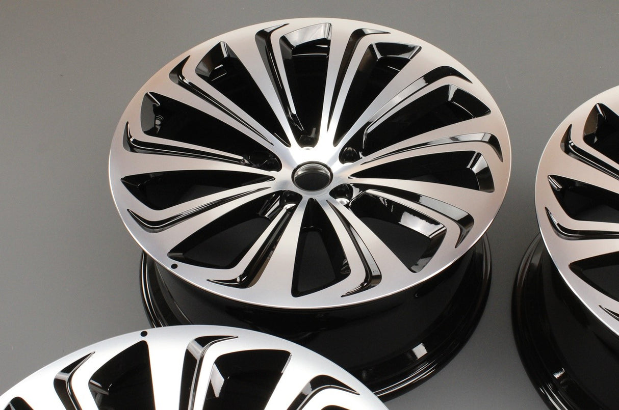 Bentley Bentayga 2021-on V4 alloy wheel set (22x10J ET28) 36A601025T