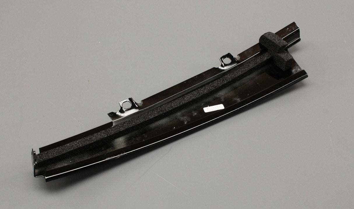 Bentley Flying Spur 2014-19 B-pillar cover trim (front left) 4W0837889A