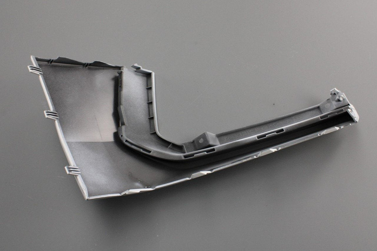 VW Tiguan R-Line 2016-on bumper grille trim (lower left) 5NA853211C GRU