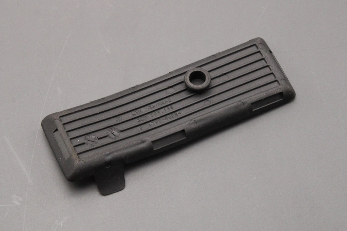 VW Arteon 17-on Passat B8 centre console storage insert 3G0863135 82V