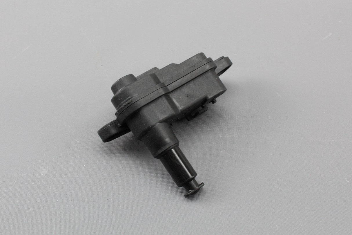 VW Tiguan Touareg T-Cross Skoda fuel filler flap door actuator 8V0862159
