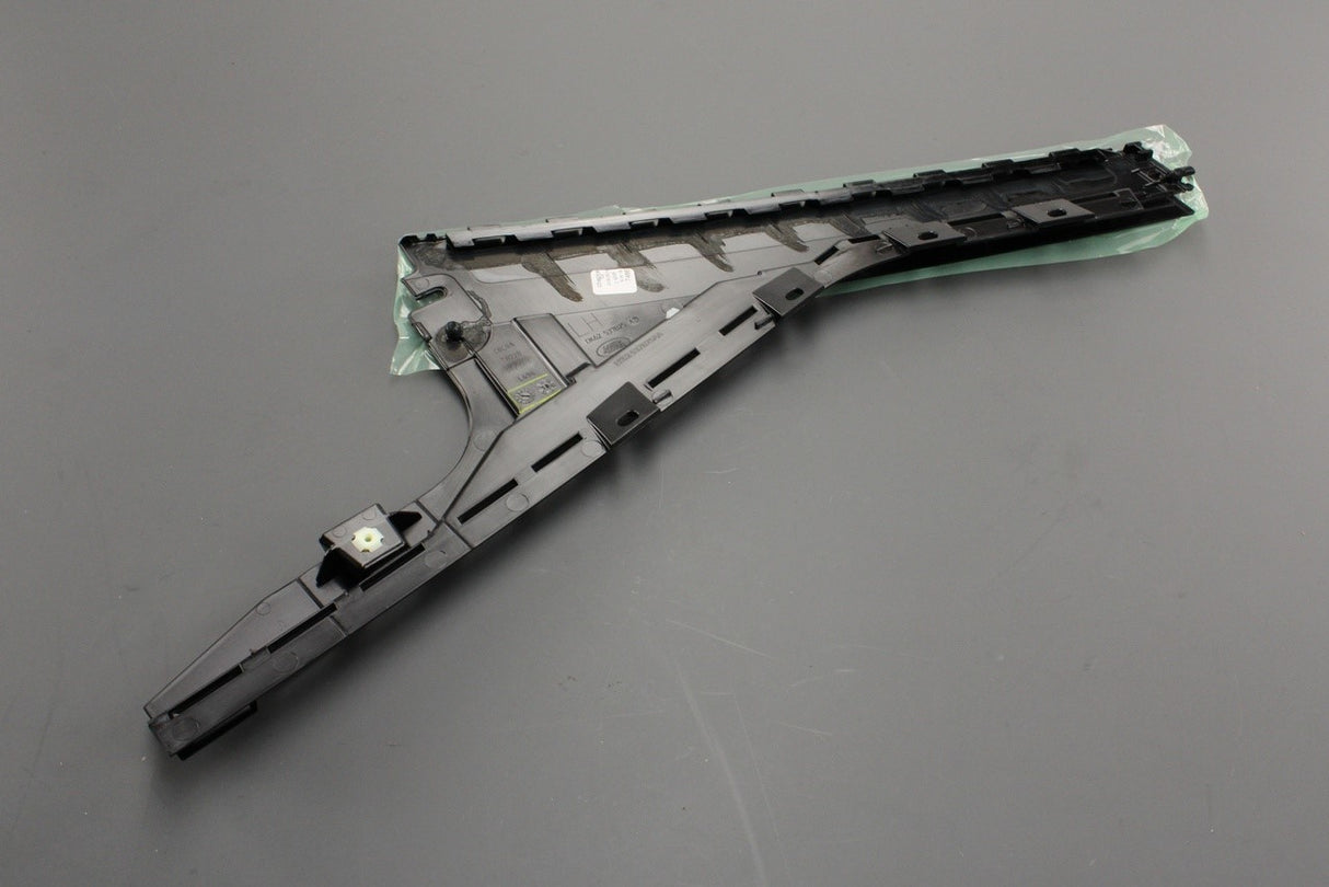 Range Rover Sport 2014-22 c-pillar door frame trim (left) LR043794