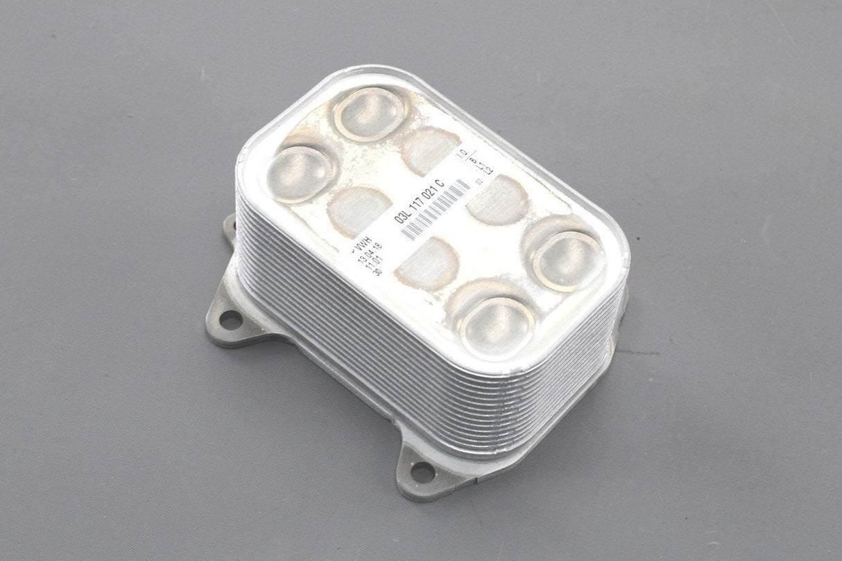 VW Audi Skoda SEAT 1.6 2.0 TDI CR engine oil cooler 03L117021C