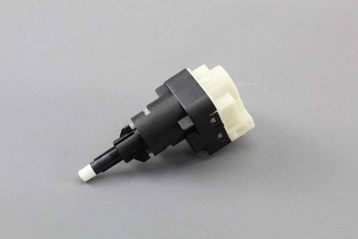 VW Audi Skoda SEAT 4 Pin white brake light switch 1K2945511RDW
