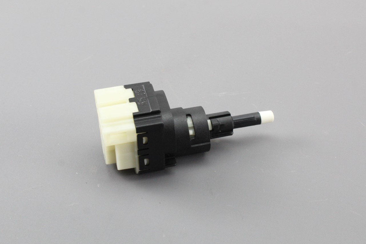 VW Audi Skoda SEAT 4 Pin white brake light switch 1K2945511RDW