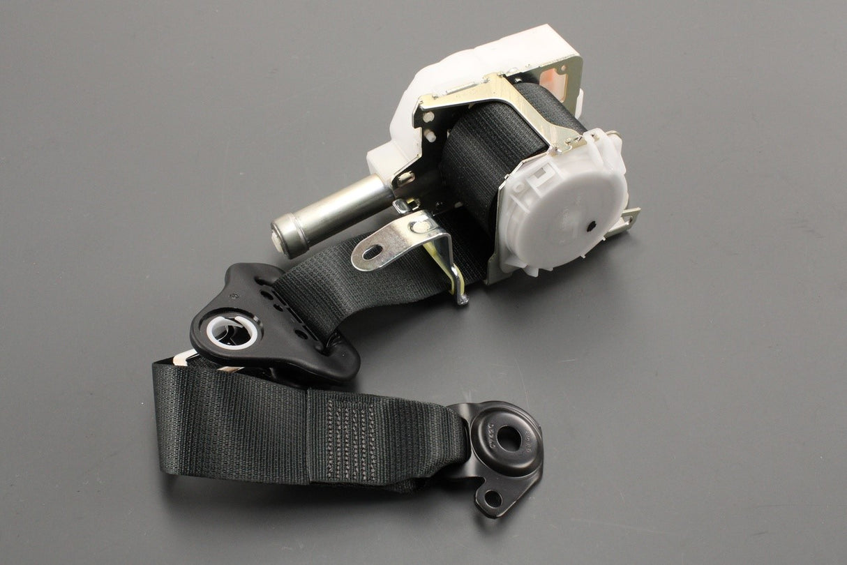 Toyota Yaris 2014-20 rear 3 point safety seat belt (left) 73370-0D410-C2