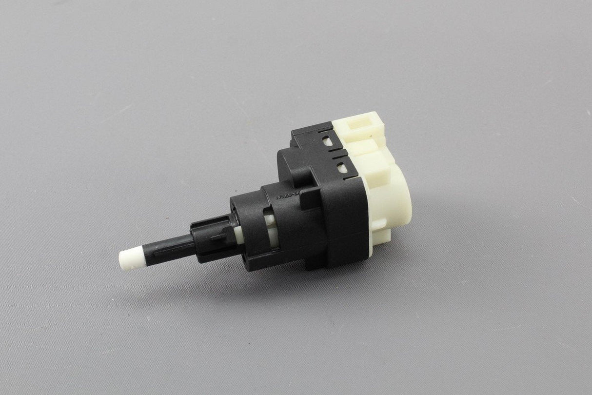 VW Audi Skoda SEAT 4 Pin white brake light switch 1K2945511RDW