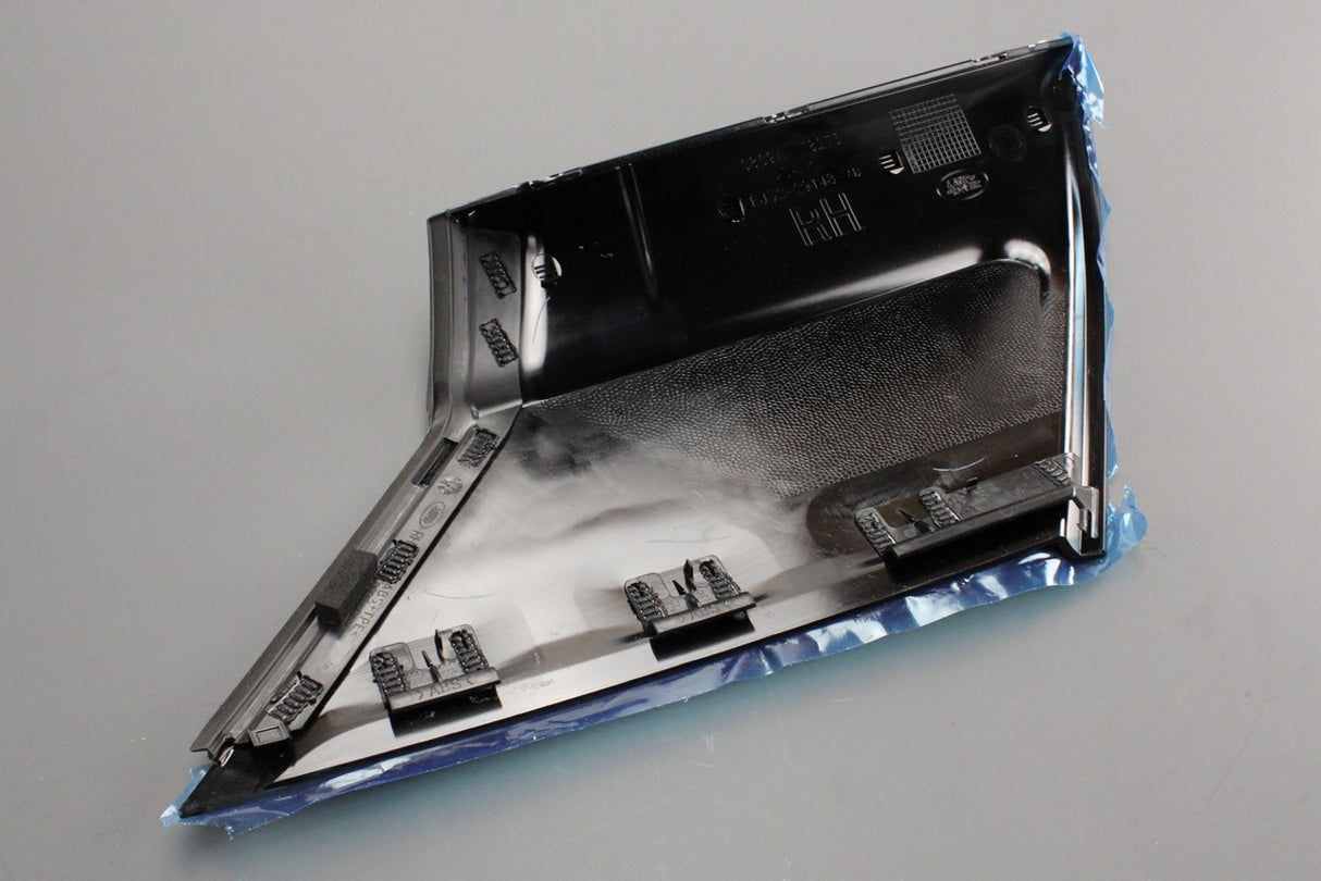 Range Rover Evoque 2012-18 exterior e-pillar trim (right) LR048703