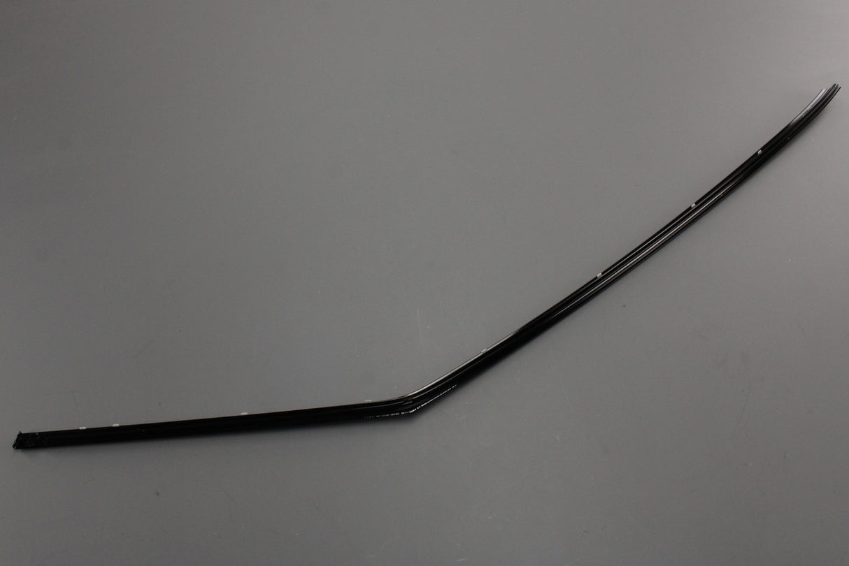 Range Rover Evoque 2019-on front door moulding (right) LR114184