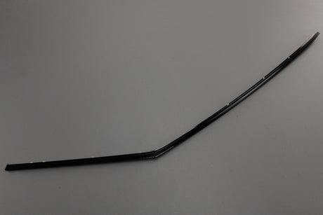 Range Rover Evoque 2019-on front door moulding (right) LR114184