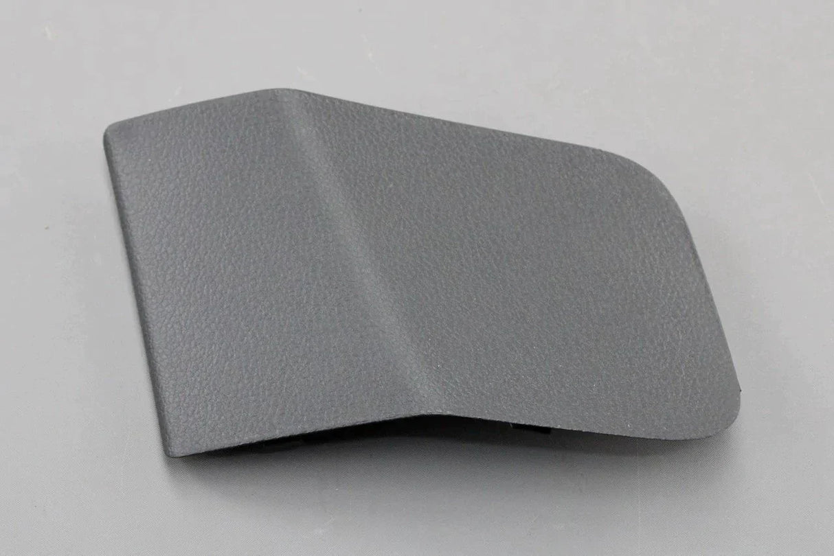 VW Golf MK7 MK7.5 rear light access cover trim (right) 5G6867658 82V