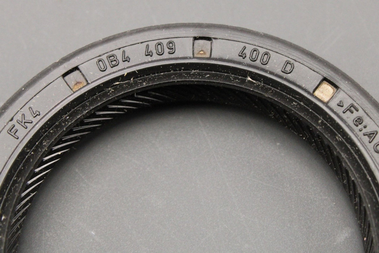 A4 S4 A5 S5 RS5 A6 A7 Q5 differential oil seal (right) 0B4409400D