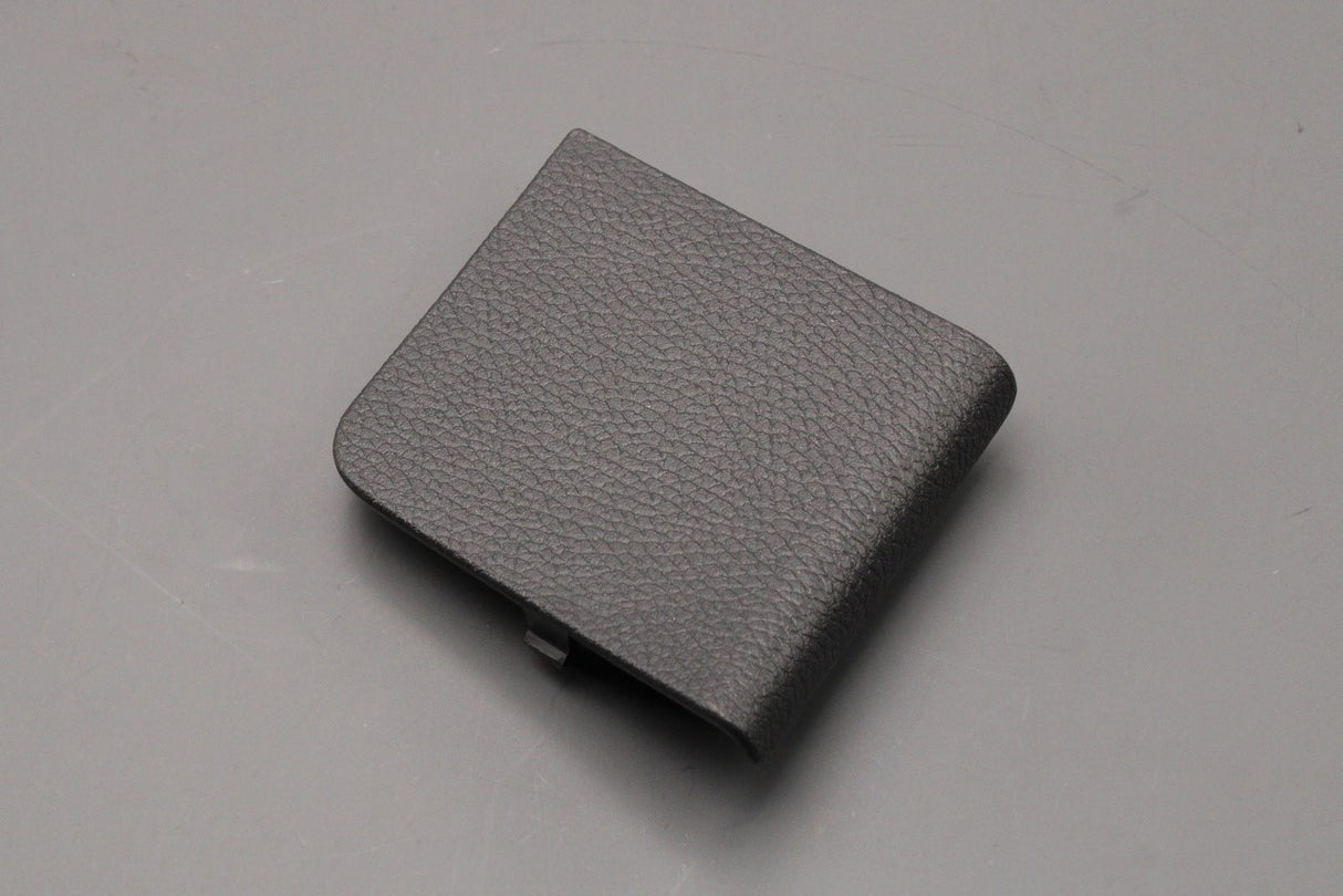 VW Passat Estate B6 B7 tailgate inspection cover (right) 3C9867748 9B9