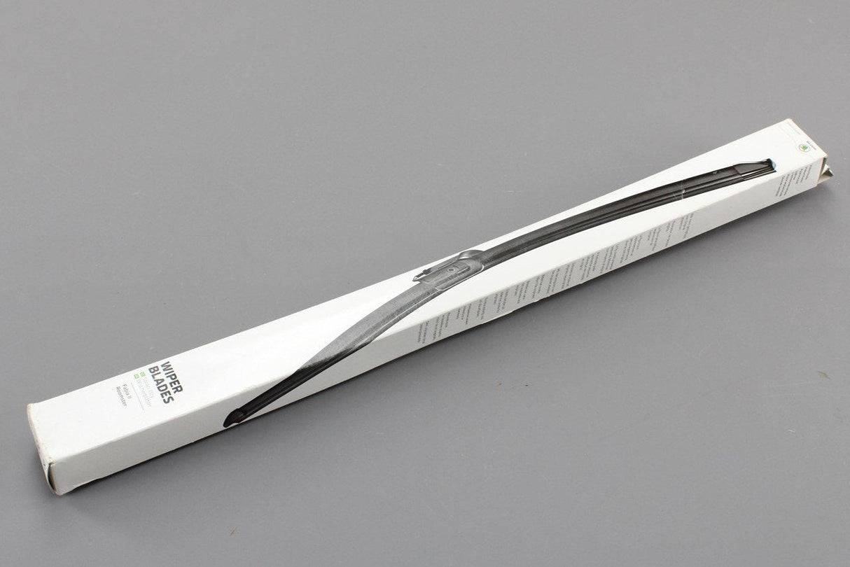 Skoda Fabia 07-15 Roomster front windscreen wiper blades RHD 5J2998001