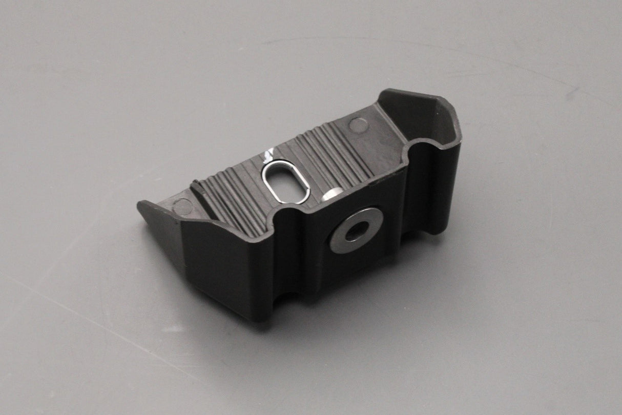 VW Caravelle Cali T5.1 T6 T6.1 front slam panel bracket (x1) 7E0805731B