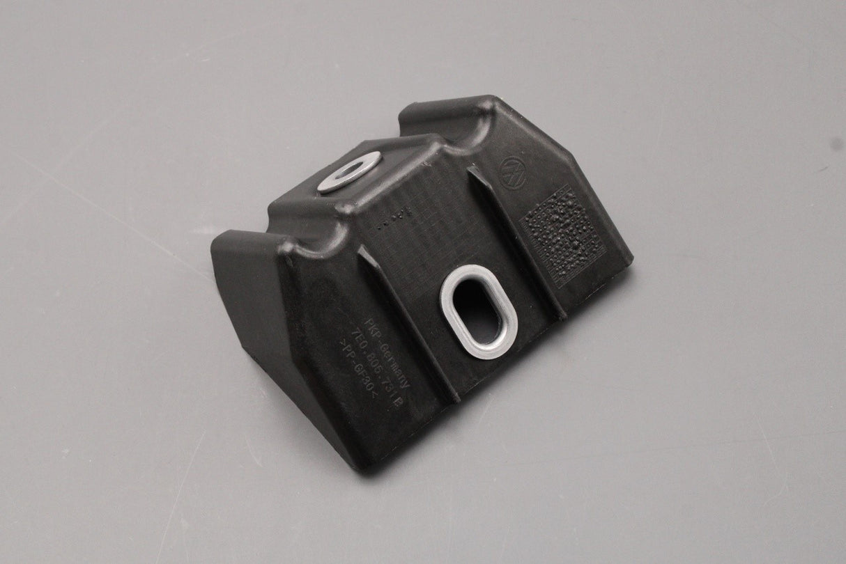 VW Caravelle Cali T5.1 T6 T6.1 front slam panel bracket (x1) 7E0805731B