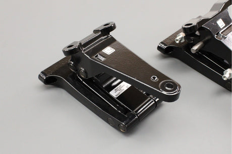 Bentley Bentayga 17-20 side step mounting bracket kit (left) 36A071777