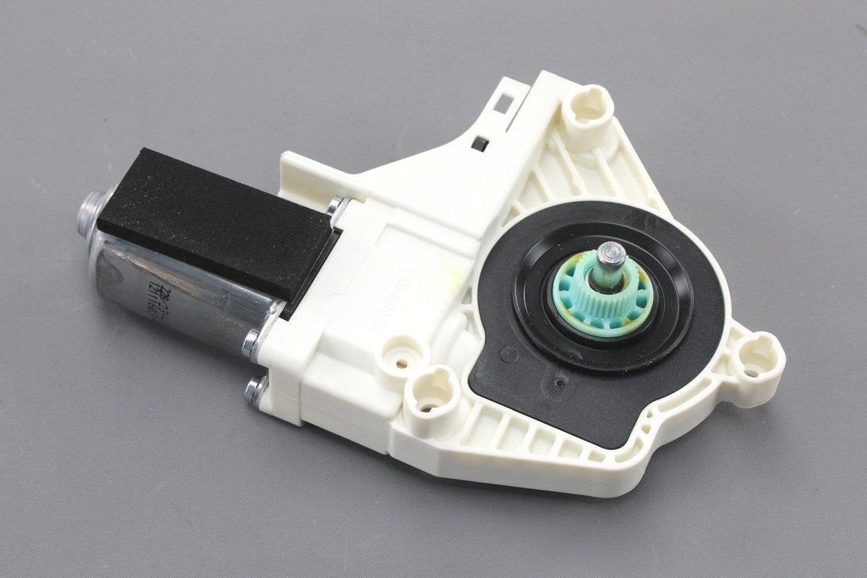 Audi A4 RS4 A5 RS5 A6 RS6 Q7 window motor (front, left) 8T0959801B