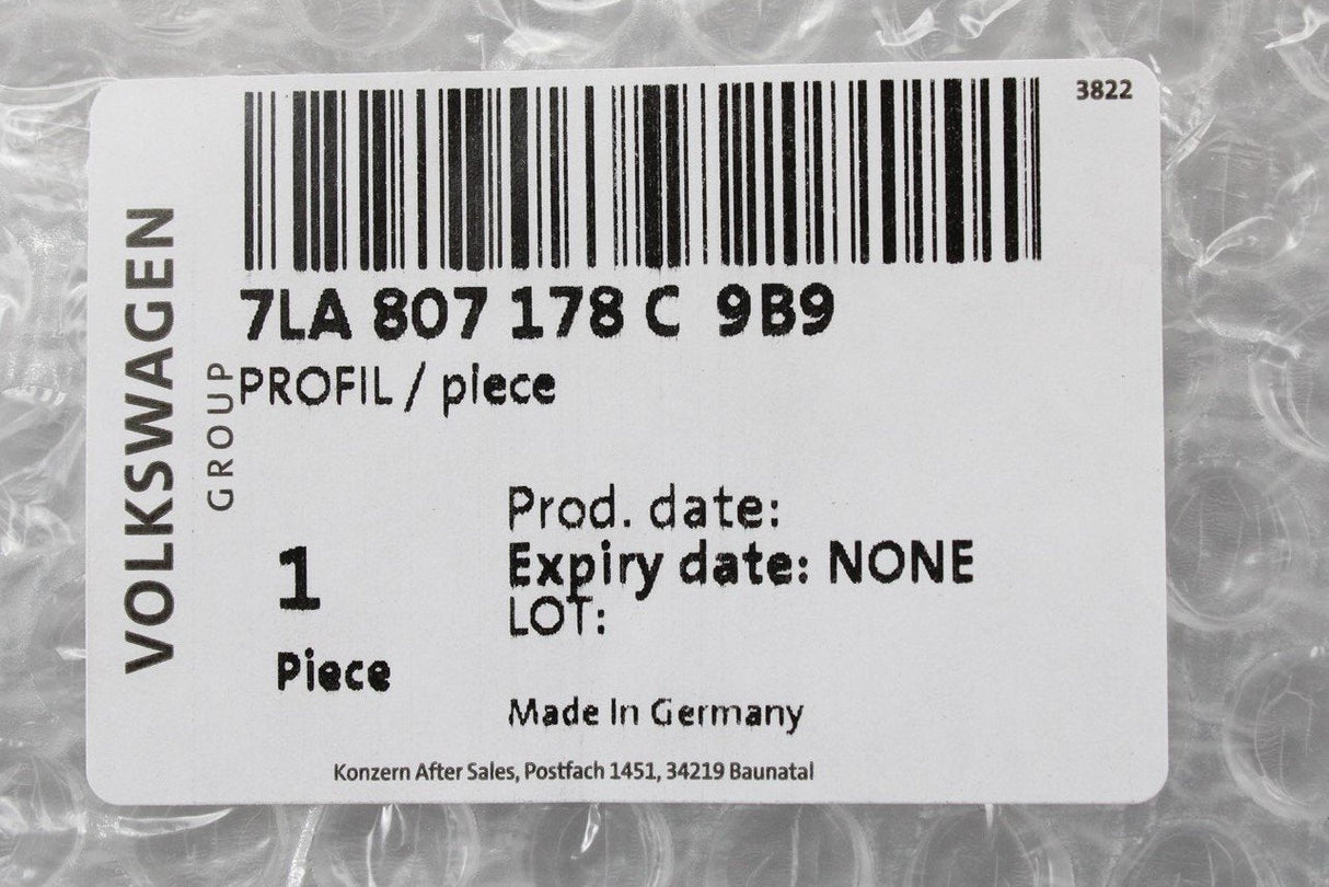 VW Transporter T6.1 front bumper guide bracket (right) 7LA807178C 9B9